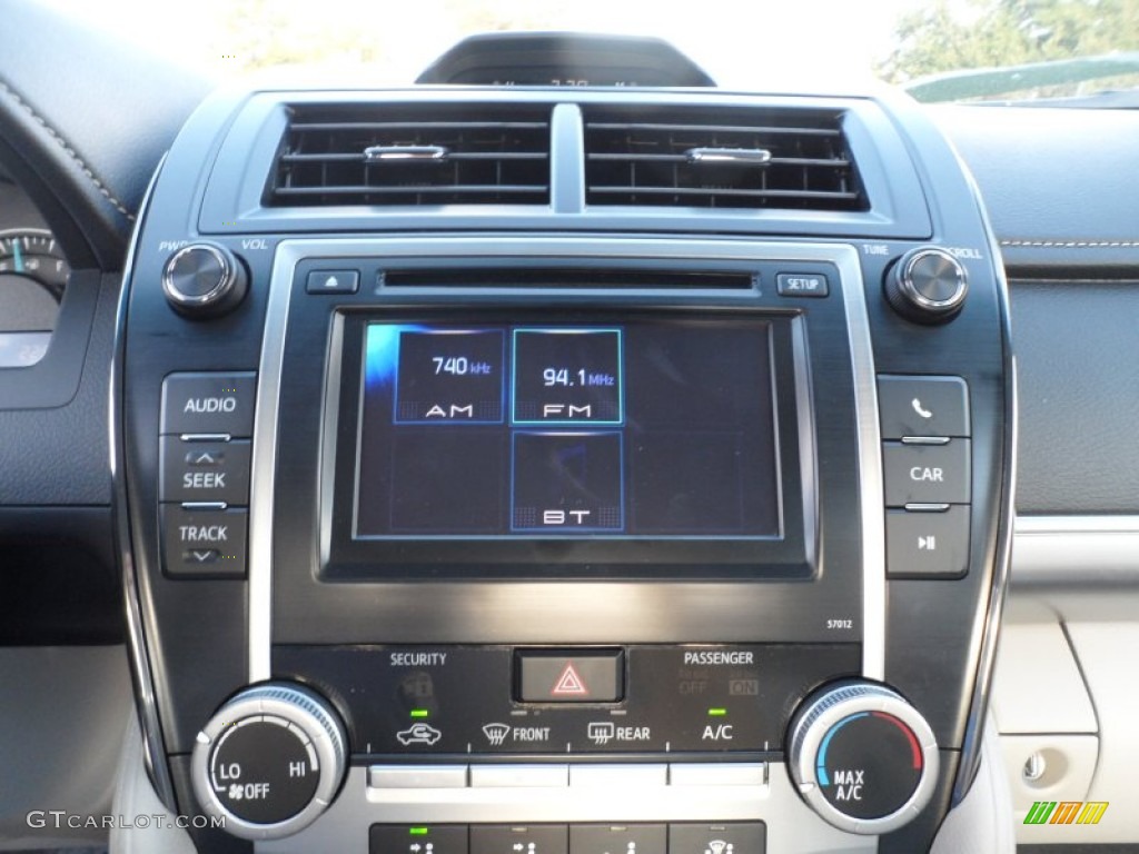 2012 Camry LE - Super White / Ash photo #28
