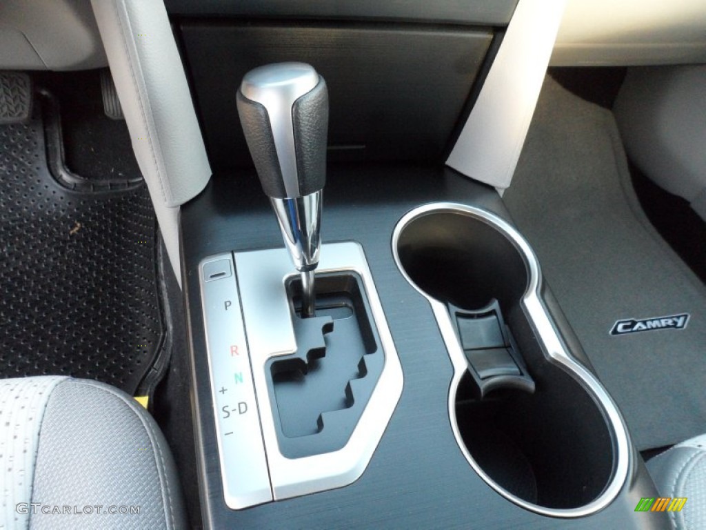 2012 Camry LE - Super White / Ash photo #30