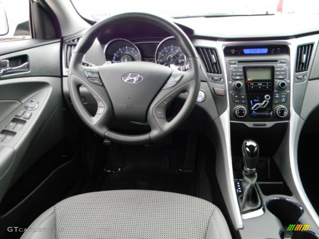 2011 Sonata SE 2.0T - Radiant Silver / Gray photo #9