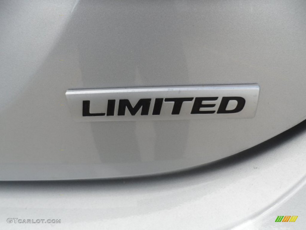 2012 Hyundai Elantra Limited Marks and Logos Photo #58204911