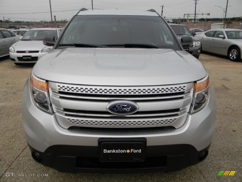 2011 Explorer XLT - Ingot Silver Metallic / Charcoal Black photo #2