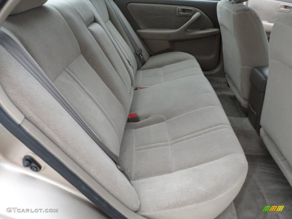 2000 Camry CE - Cashmere Beige Metallic / Oak photo #25