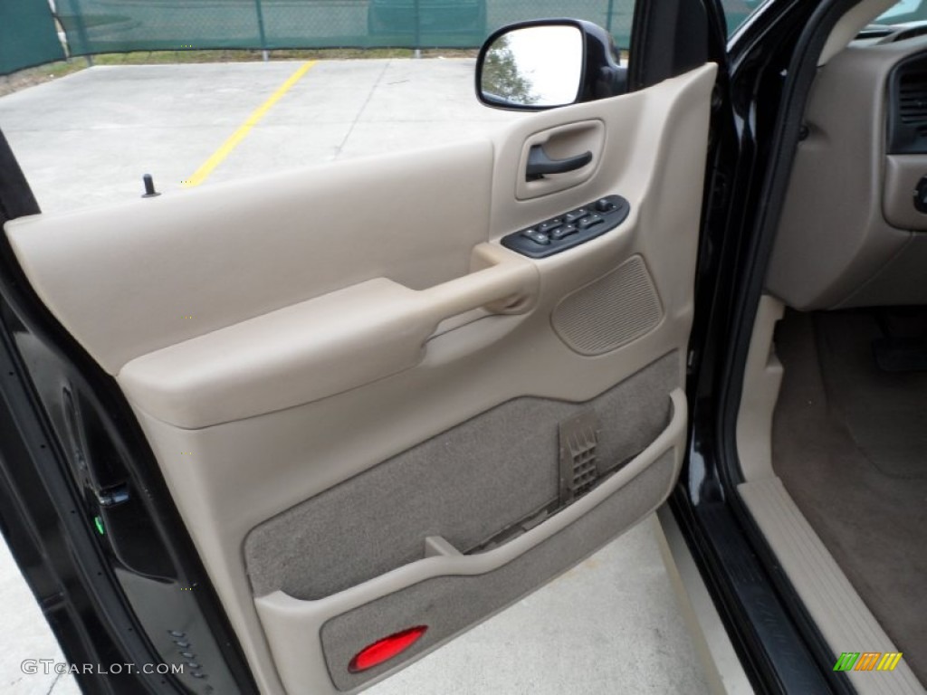 2000 Windstar SEL - Black / Medium Parchment photo #31