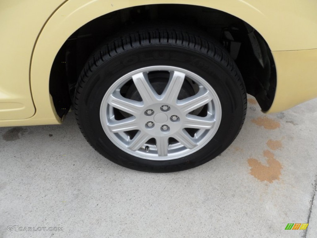 2007 PT Cruiser Limited - Pastel Yellow / Pastel Pebble Beige photo #13