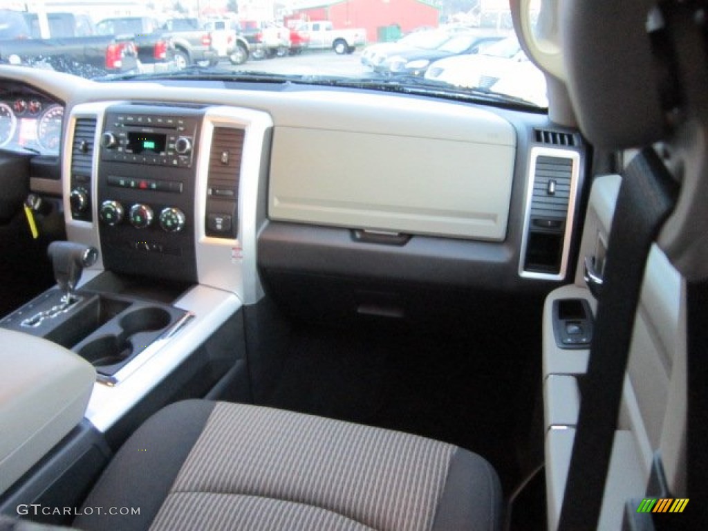 2011 Ram 1500 Big Horn Quad Cab 4x4 - Deep Water Blue Pearl / Dark Slate Gray/Medium Graystone photo #18