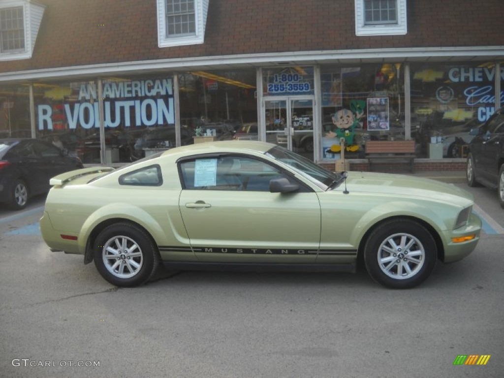 2005 Mustang V6 Deluxe Coupe - Legend Lime Metallic / Medium Parchment photo #2