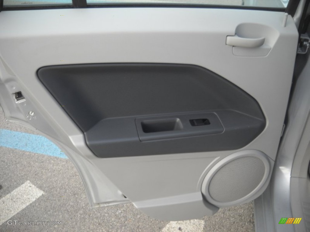 2007 Caliber SXT - Bright Silver Metallic / Pastel Slate Gray/Red photo #12