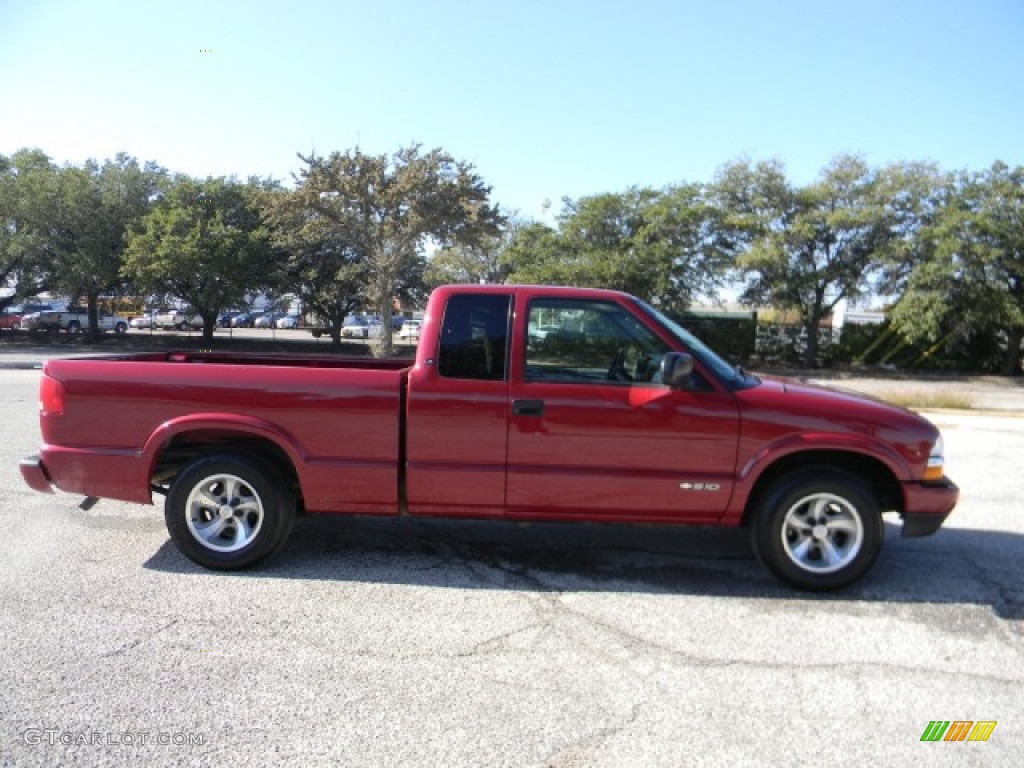 2002 S10 LS Extended Cab - Dark Cherry Red Metallic / Graphite photo #3