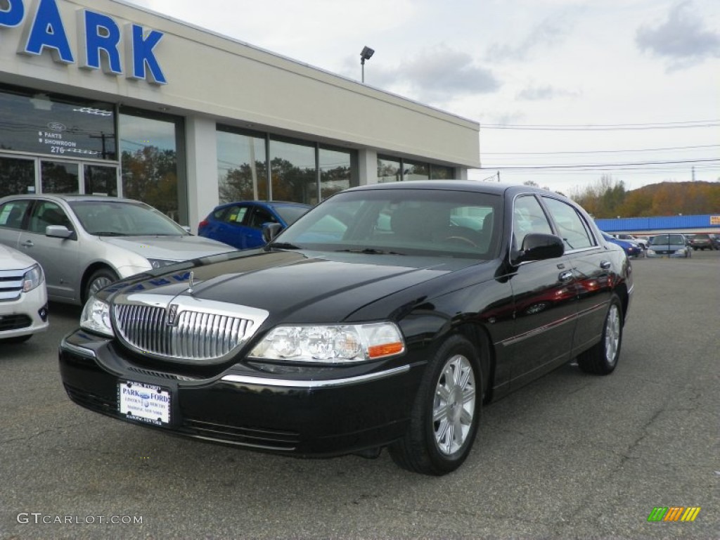 2011 Town Car Signature Limited - Black / Black photo #1