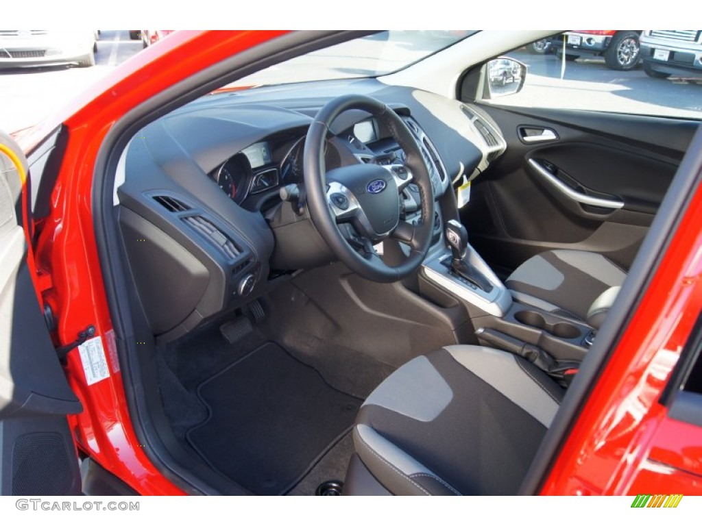 Two-Tone Sport Interior 2012 Ford Focus SE Sport 5-Door Photo #58230111