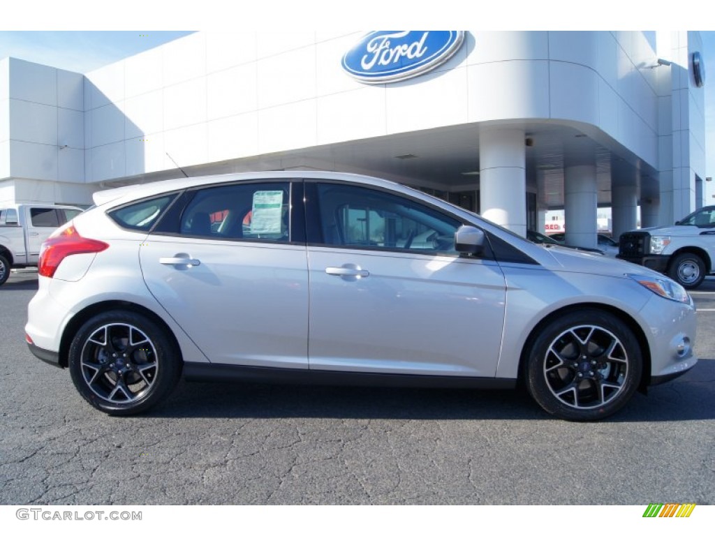 2012 Focus SE Sport 5-Door - Ingot Silver Metallic / Two-Tone Sport photo #2