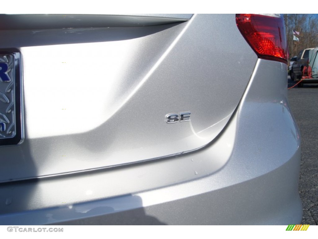 2012 Focus SE Sport 5-Door - Ingot Silver Metallic / Two-Tone Sport photo #17