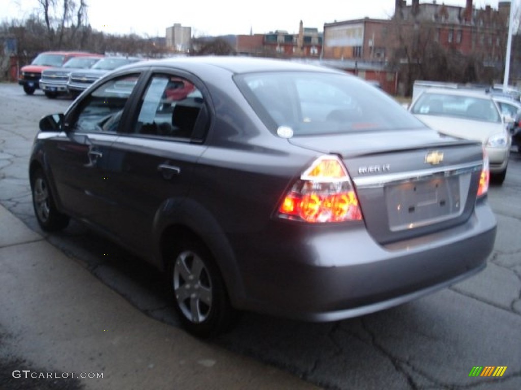 2010 Aveo LT Sedan - Medium Gray / Charcoal photo #6