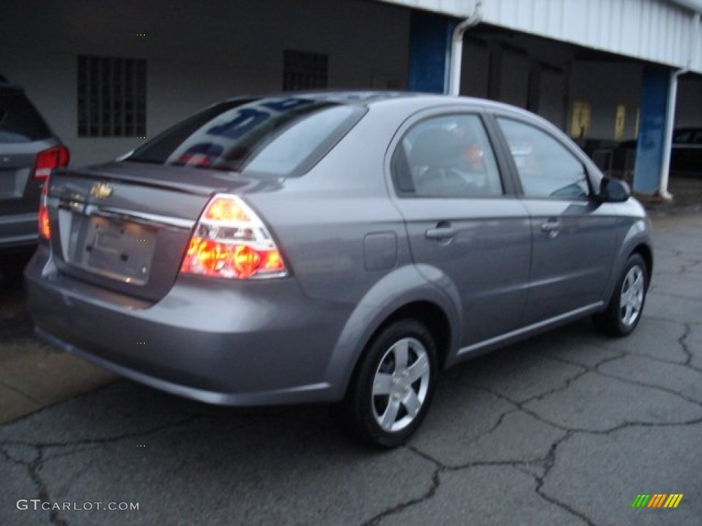 2010 Aveo LT Sedan - Medium Gray / Charcoal photo #8