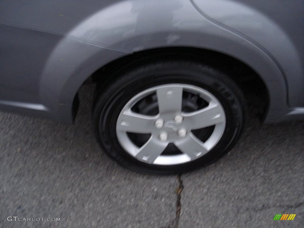 2010 Aveo LT Sedan - Medium Gray / Charcoal photo #9