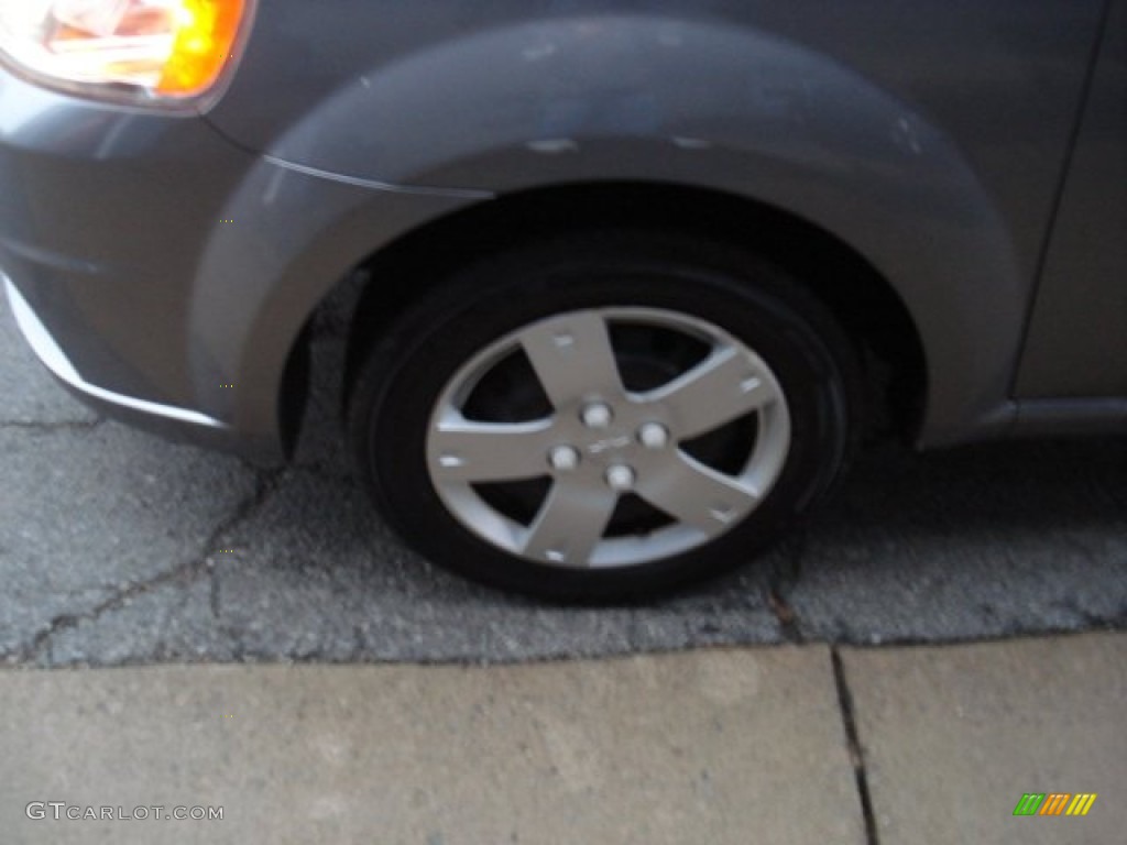 2010 Aveo LT Sedan - Medium Gray / Charcoal photo #11