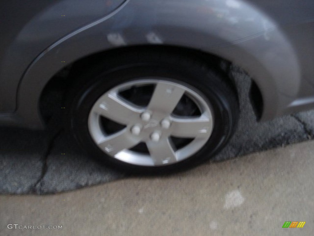 2010 Aveo LT Sedan - Medium Gray / Charcoal photo #12