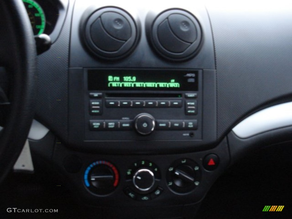 2010 Aveo LT Sedan - Medium Gray / Charcoal photo #22