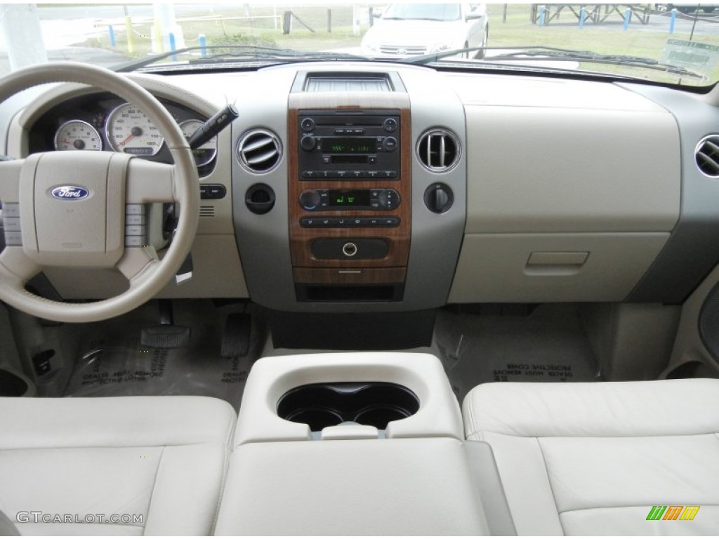 2004 F150 Lariat SuperCrew - Arizona Beige Metallic / Tan photo #19