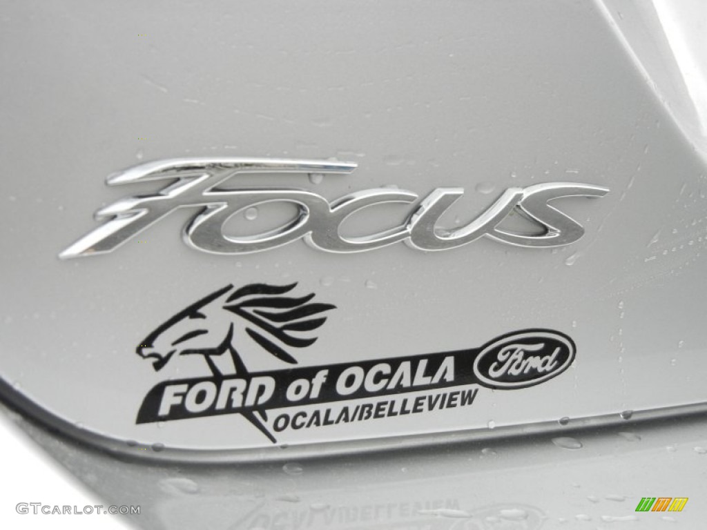 2012 Focus SE 5-Door - Ingot Silver Metallic / Stone photo #4