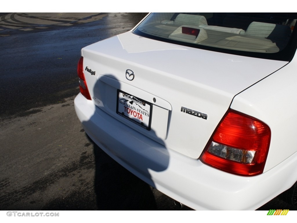 2003 Protege LX - Pure White / Gray photo #17
