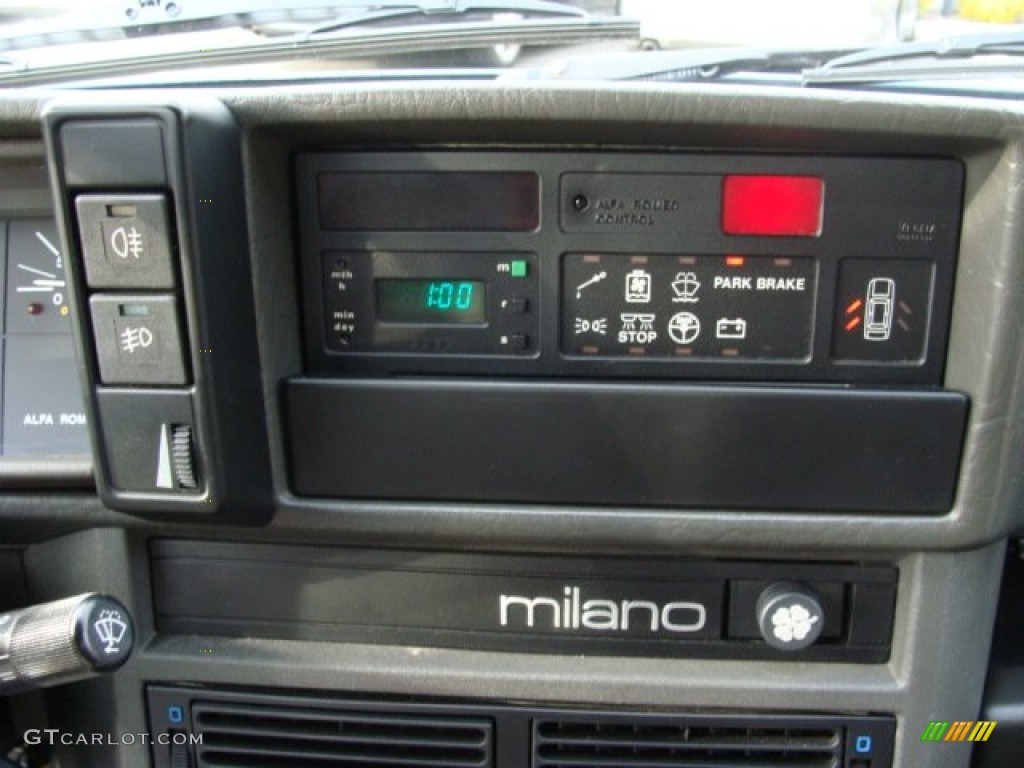 1987 Alfa Romeo Milano Silver Controls Photo #58242565