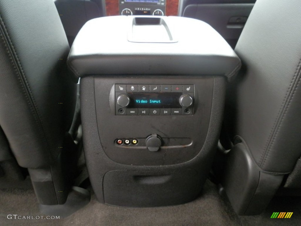 2009 Chevrolet Suburban LTZ 4x4 Controls Photo #58245733