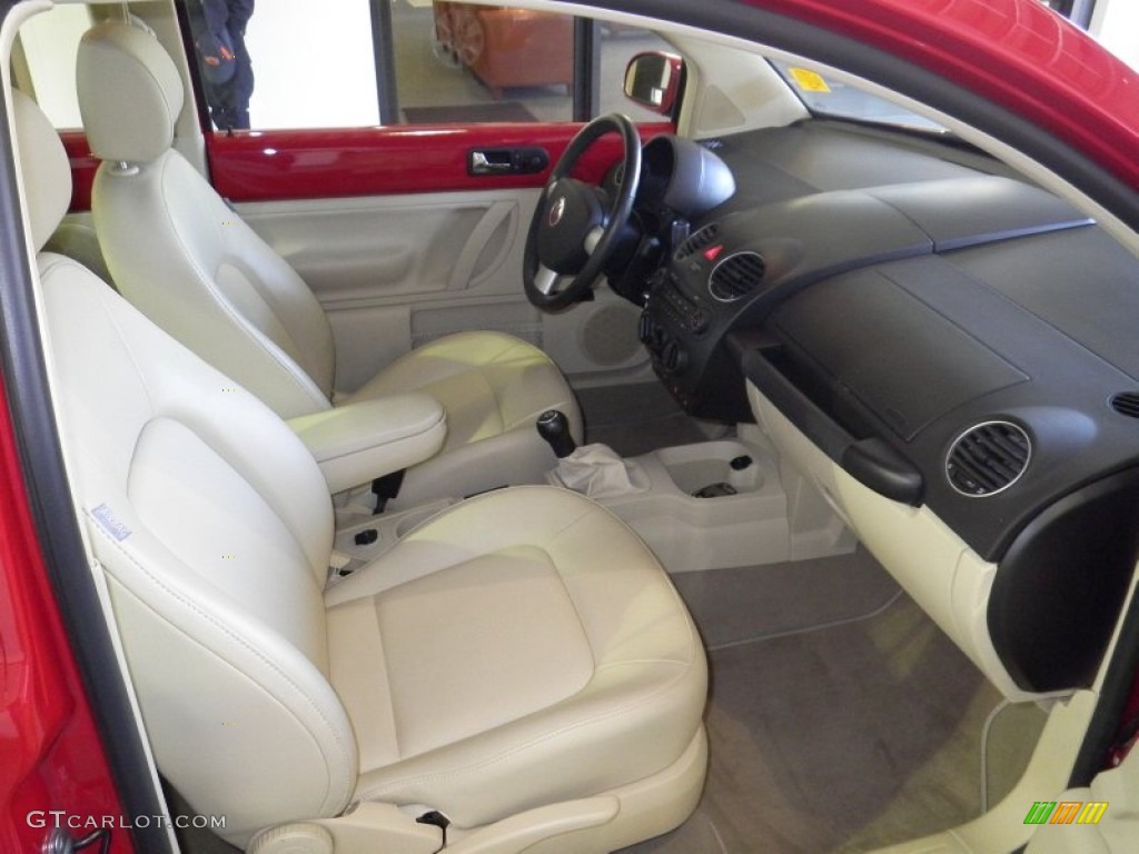 Cream Interior 2010 Volkswagen New Beetle 2.5 Coupe Photo #58246954