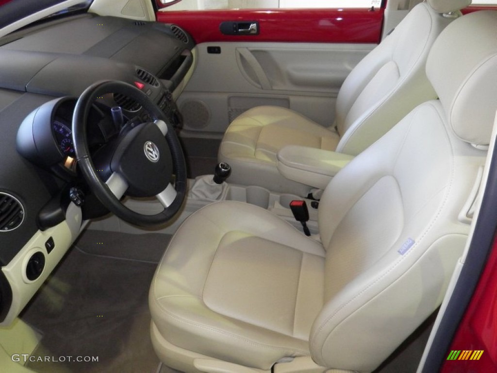 Cream Interior 2010 Volkswagen New Beetle 2.5 Coupe Photo #58246975