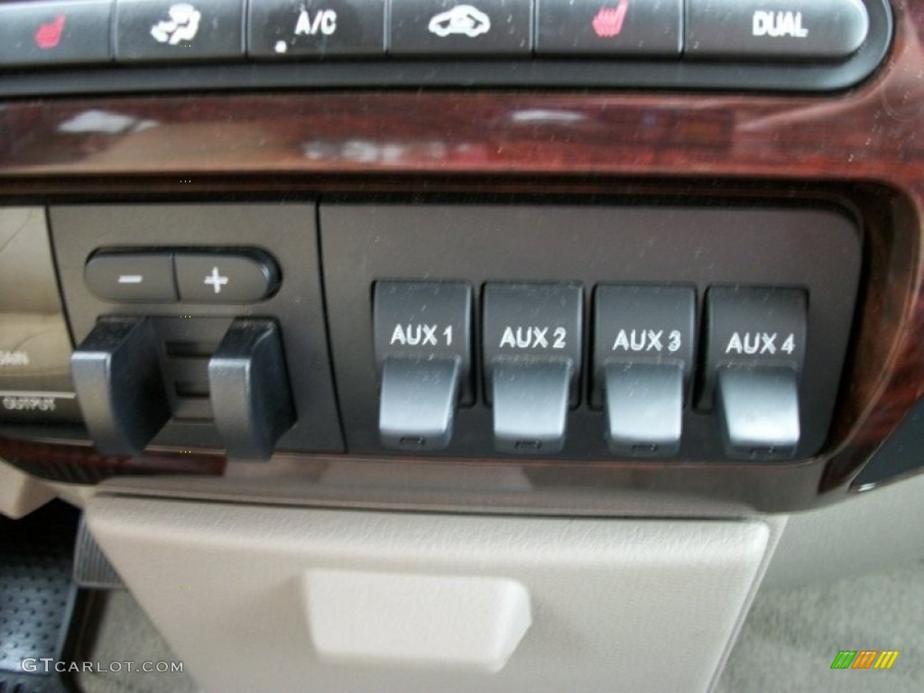 2008 Ford F450 Super Duty Lariat Crew Cab 4x4 Dually Controls Photo #58247578