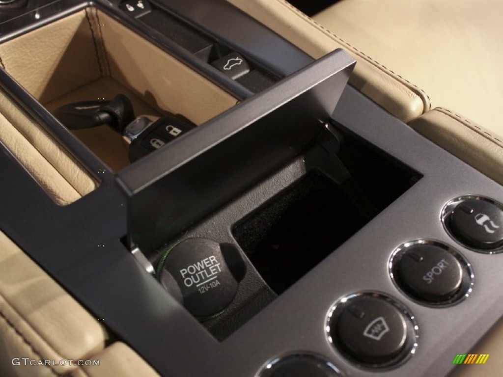 2005 Aston Martin DB9 Coupe Controls Photo #58250989