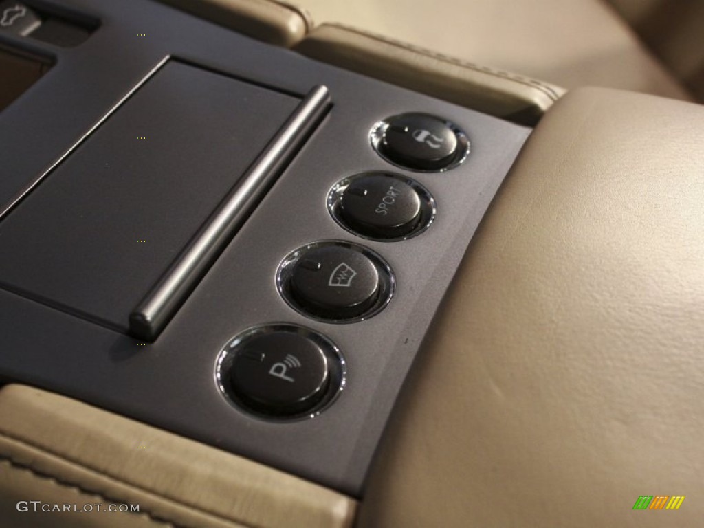 2005 Aston Martin DB9 Coupe Controls Photo #58250998