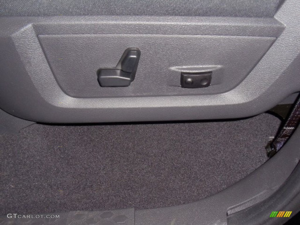 2012 Ram 1500 Big Horn Quad Cab 4x4 - Black / Dark Slate Gray/Medium Graystone photo #17