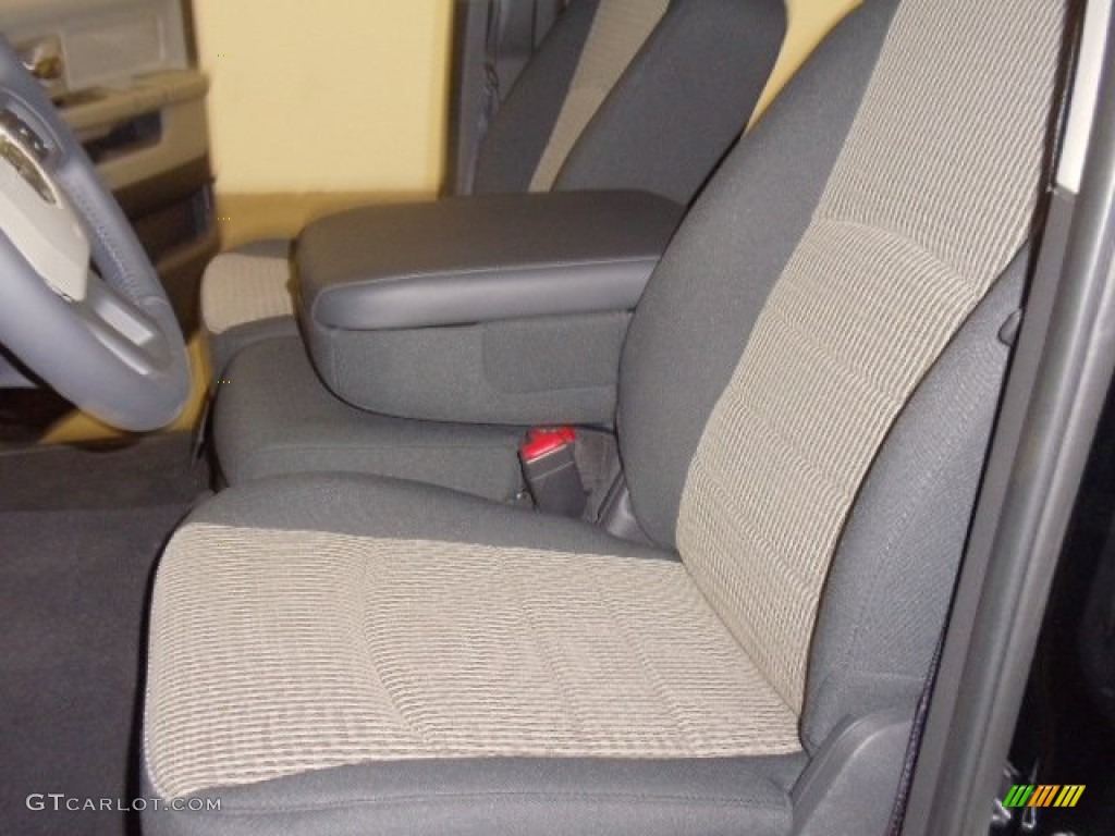 2012 Ram 1500 Big Horn Quad Cab 4x4 - Black / Dark Slate Gray/Medium Graystone photo #18