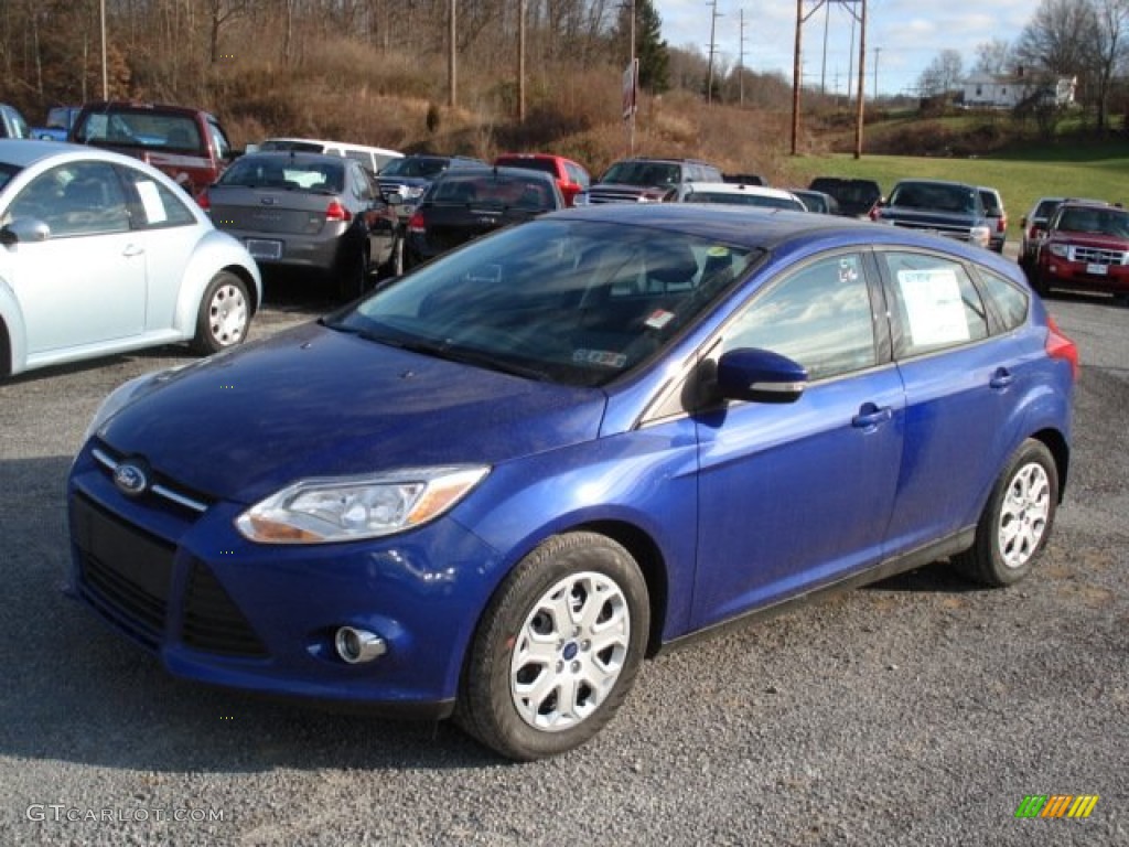 2012 Focus SE 5-Door - Blue Candy Metallic / Charcoal Black photo #4