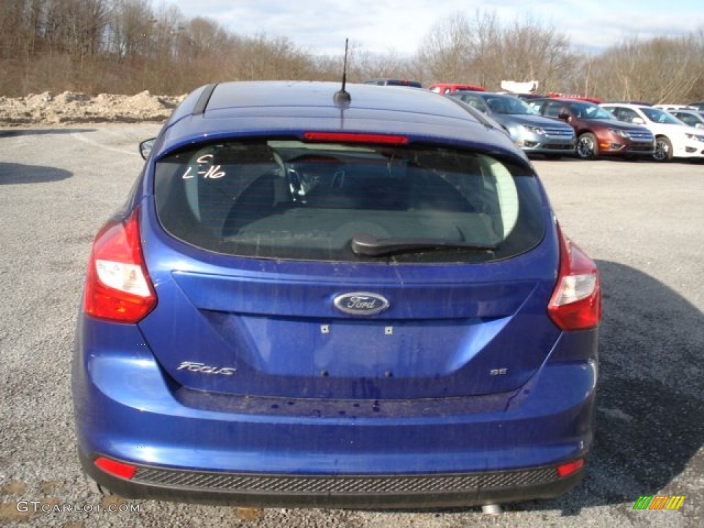 2012 Focus SE 5-Door - Blue Candy Metallic / Charcoal Black photo #7