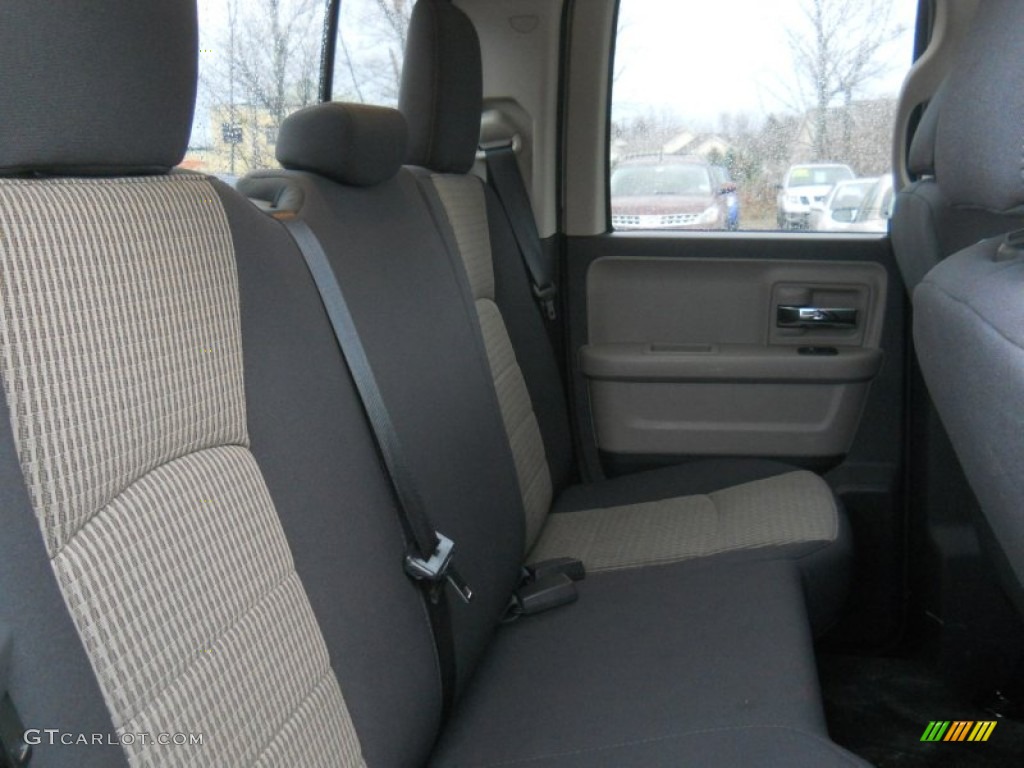 2011 Ram 1500 SLT Quad Cab 4x4 - Bright Silver Metallic / Dark Slate Gray/Medium Graystone photo #8