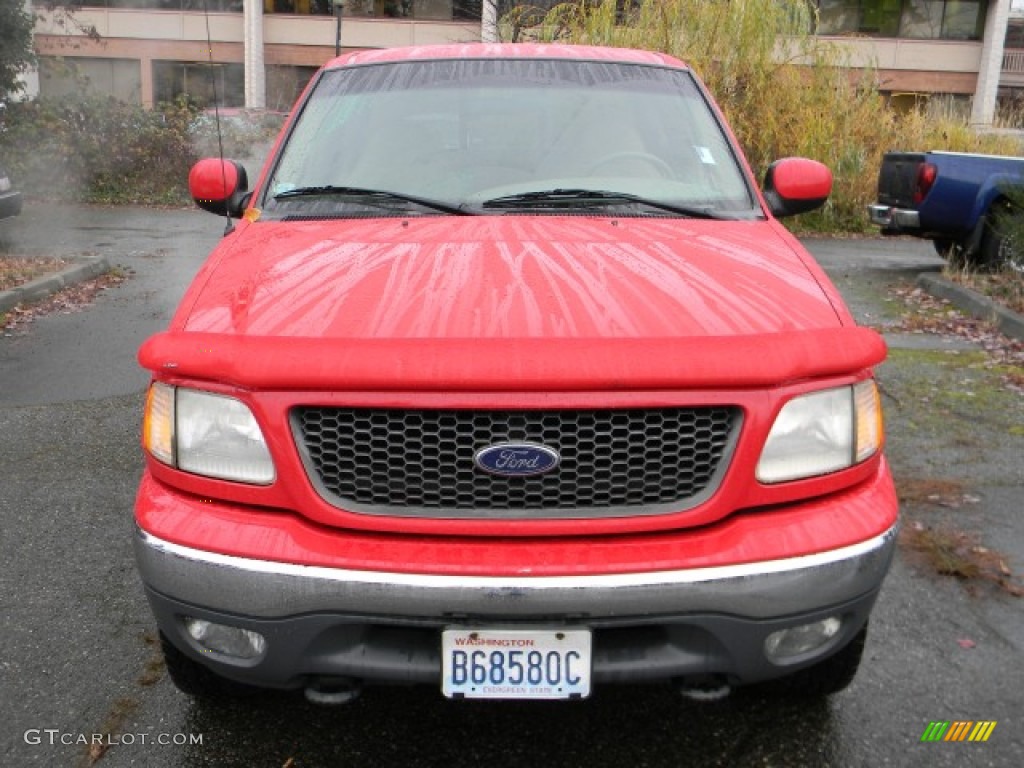 2000 F150 XLT Extended Cab 4x4 - Bright Red / Medium Graphite photo #3
