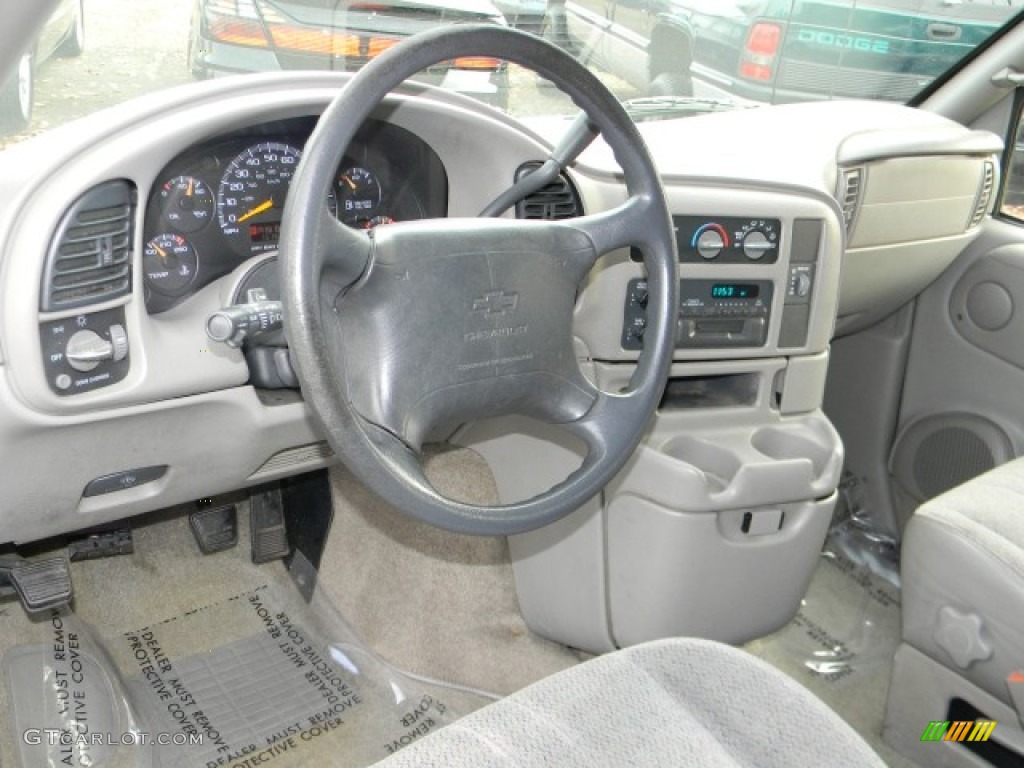 1998 Chevrolet Astro AWD Passenger Van Gray Dashboard Photo #58272038