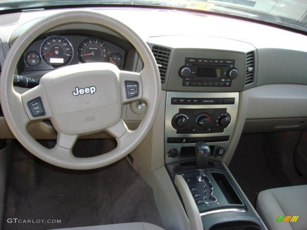 2006 Grand Cherokee Laredo - Black / Medium Slate Gray photo #10