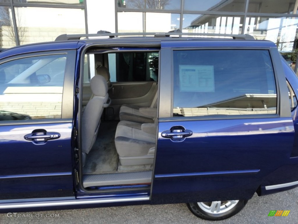 2006 MPV LX - Strato Blue Mica / Gray photo #20