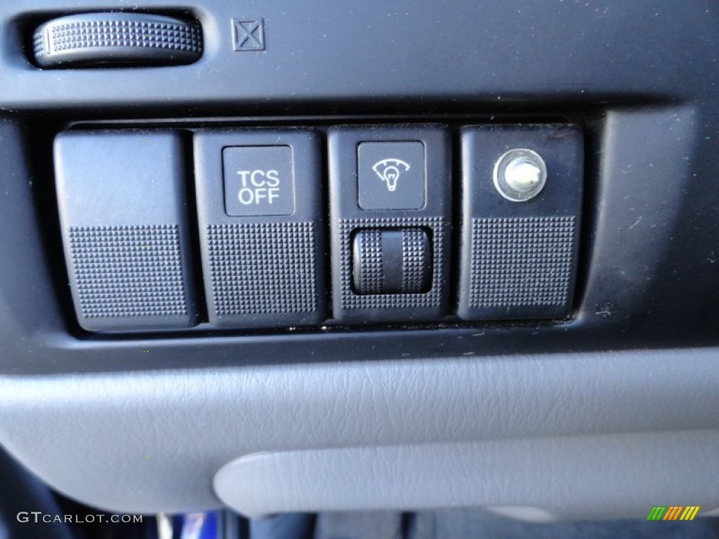 2006 MPV LX - Strato Blue Mica / Gray photo #33