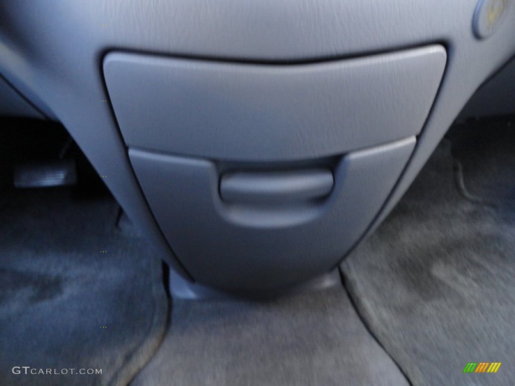 2006 MPV LX - Strato Blue Mica / Gray photo #38