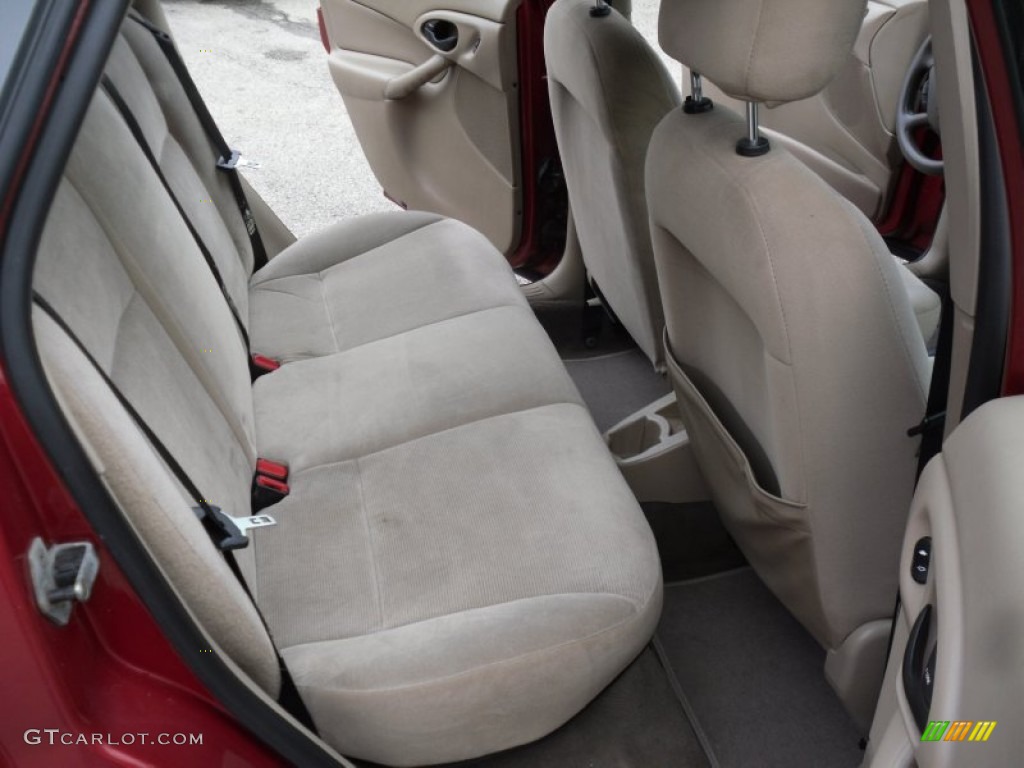 2002 Focus SE Wagon - Sangria Red Metallic / Medium Parchment photo #10