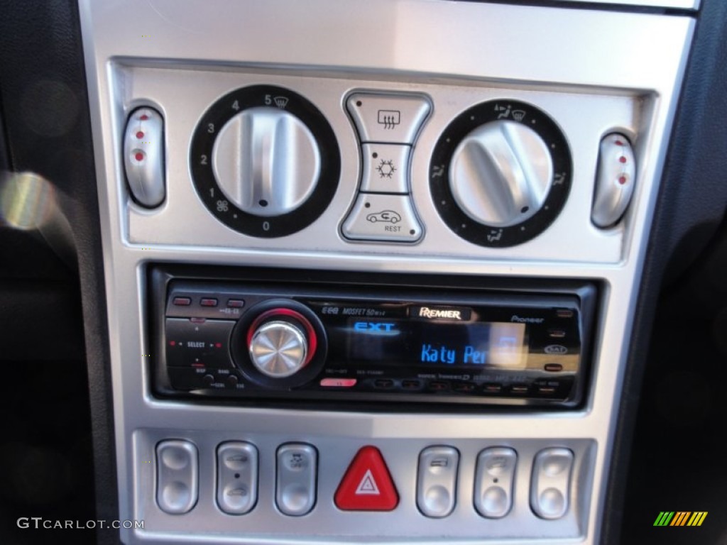 2005 Chrysler Crossfire Limited Roadster Controls Photo #58283331