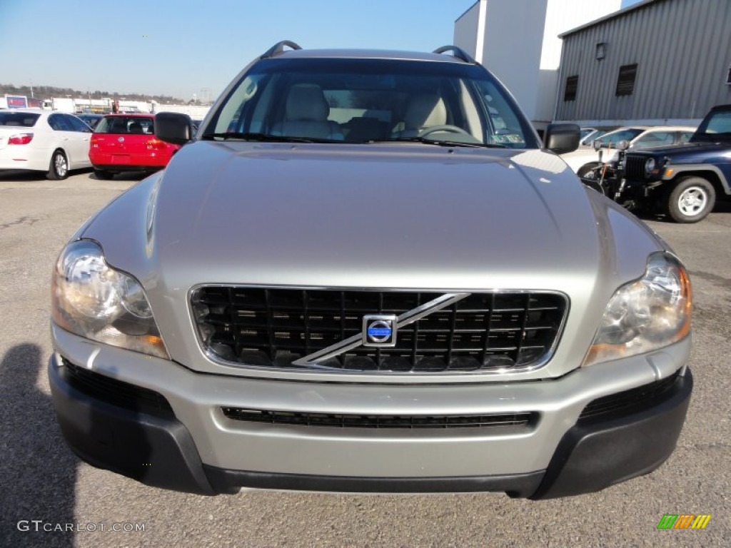 2004 XC90 2.5T AWD - Silver Metallic / Taupe/Light Taupe photo #3