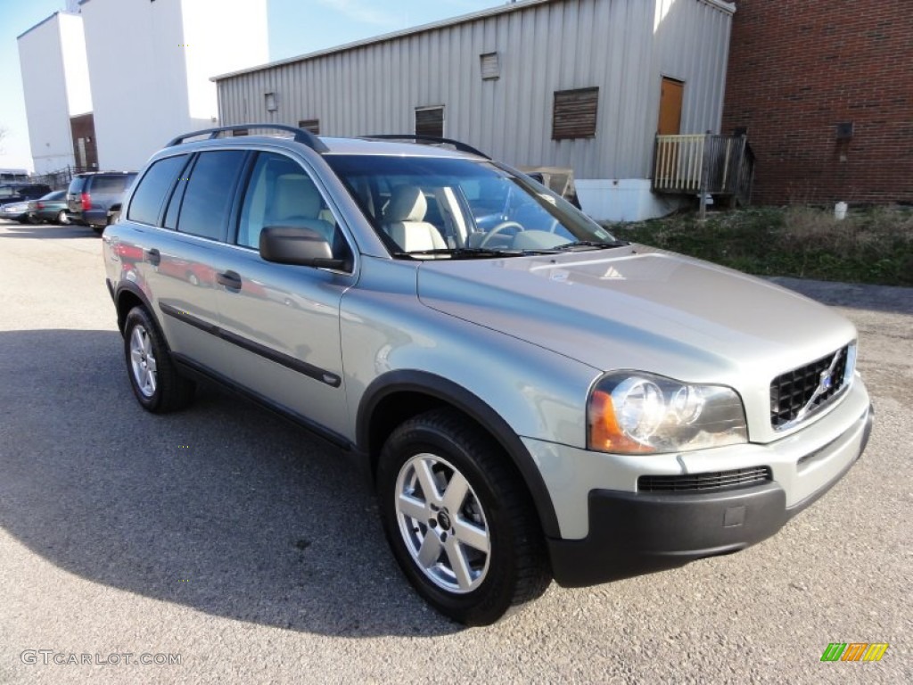 2004 XC90 2.5T AWD - Silver Metallic / Taupe/Light Taupe photo #4