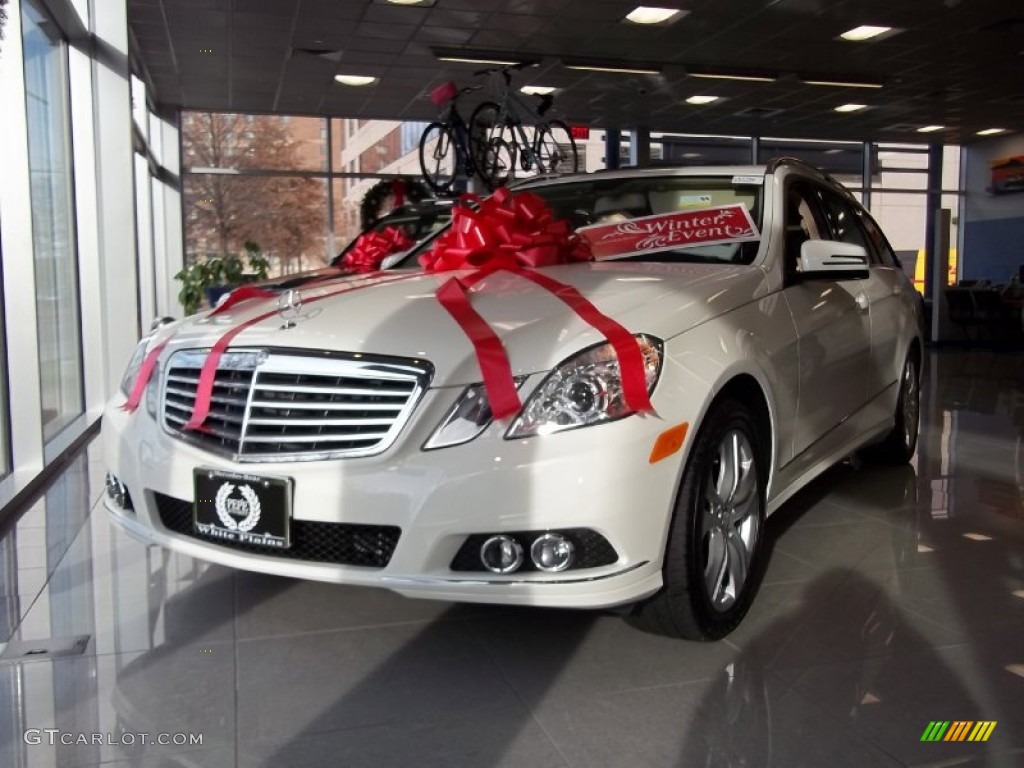 2011 E 350 4Matic Wagon - Arctic White / Almond/Mocha photo #1