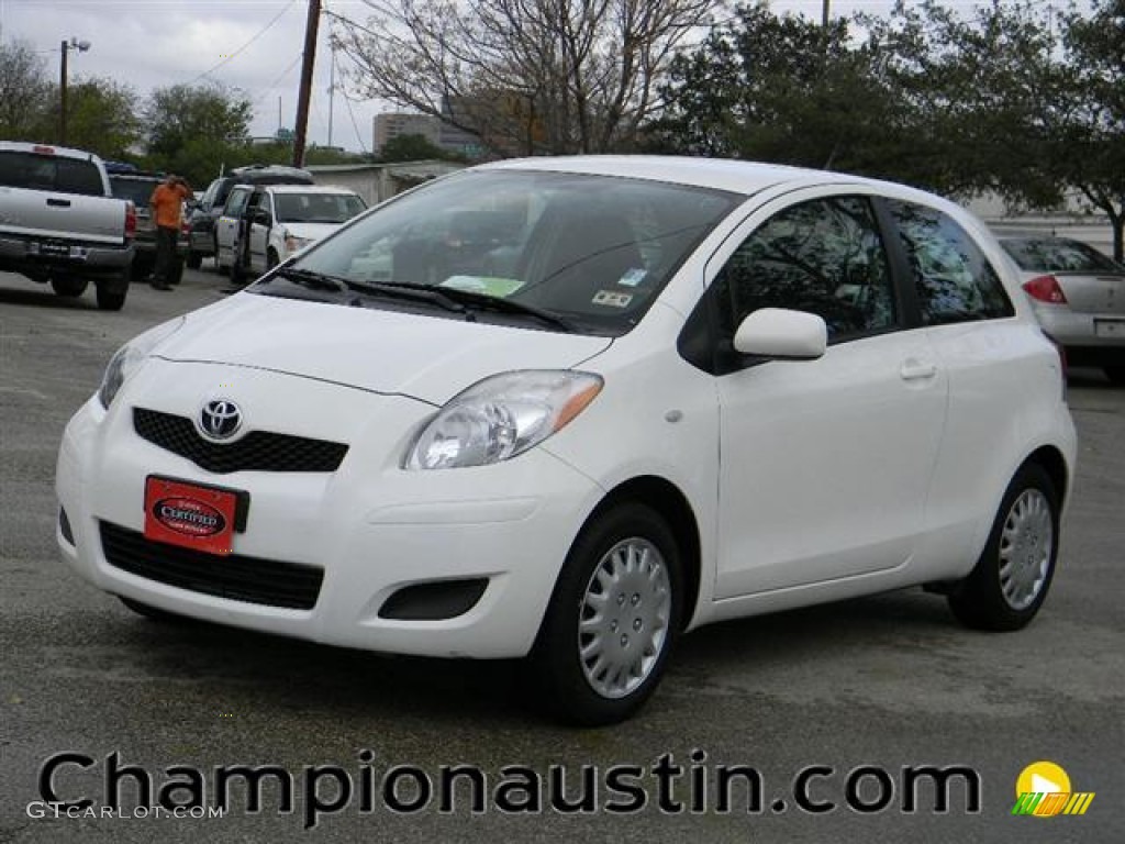 2009 Yaris 3 Door Liftback - Polar White / Dark Charcoal photo #1