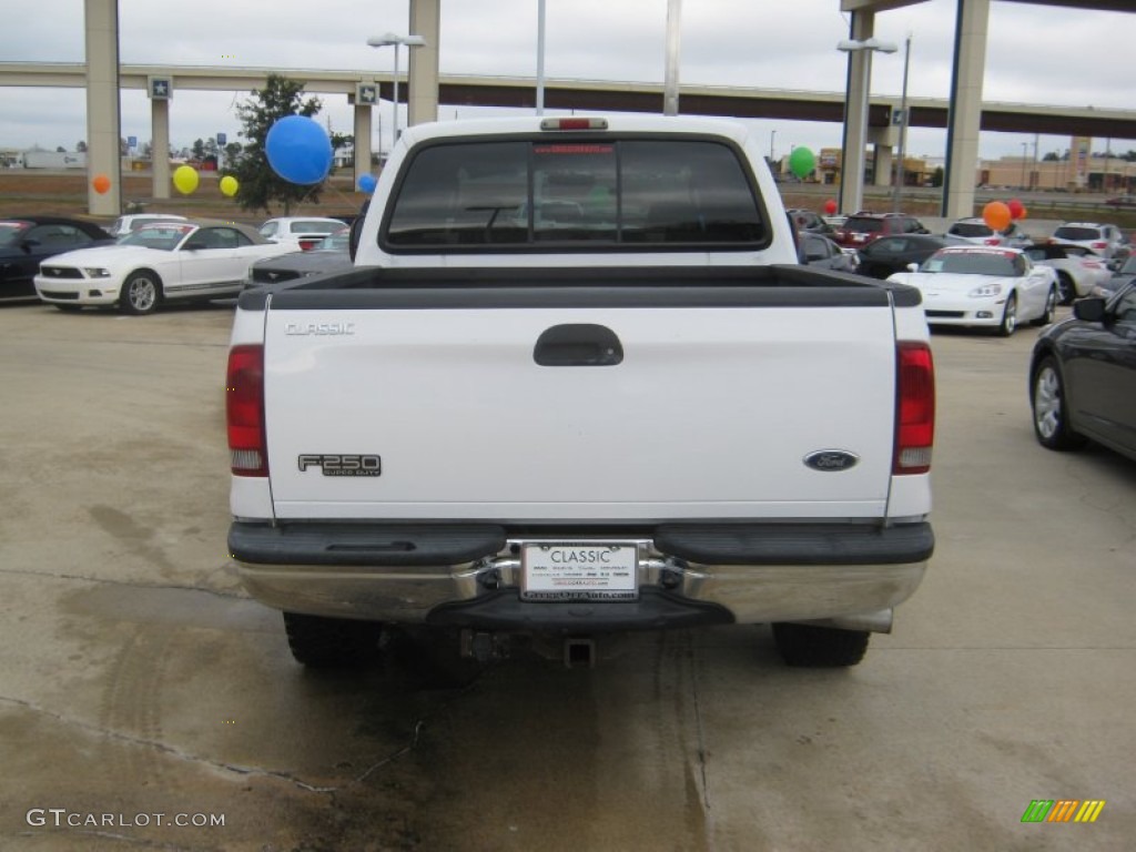 2003 F250 Super Duty Lariat Crew Cab 4x4 - Oxford White / Medium Parchment Beige photo #4